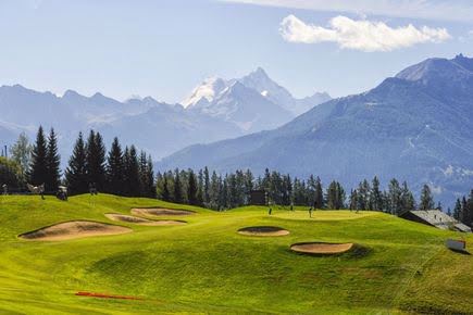 Have you played in Valais? We provide you the best golf experience!